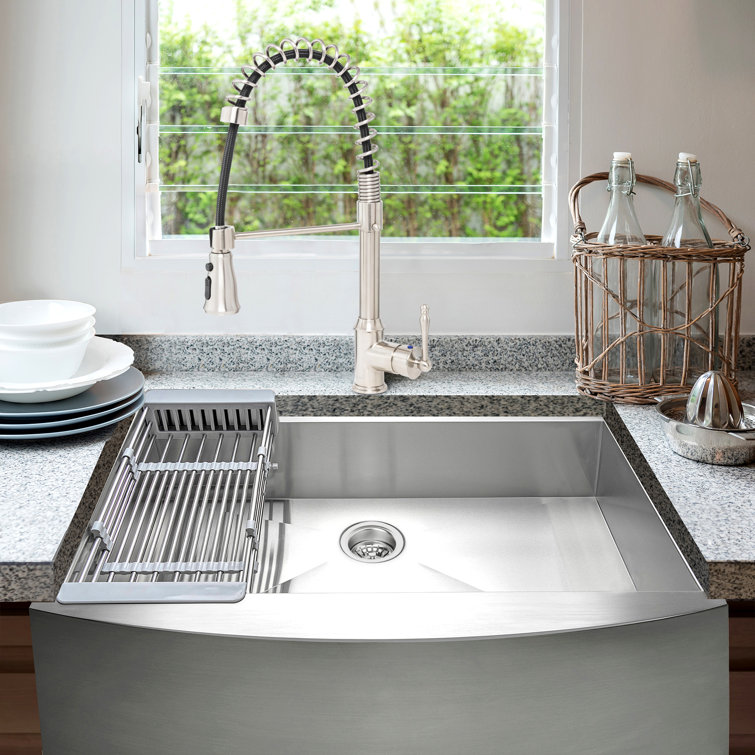 33-Inch Brushed Stainless Steel Farmhouse Kitchen Sink with Pull Down Faucet