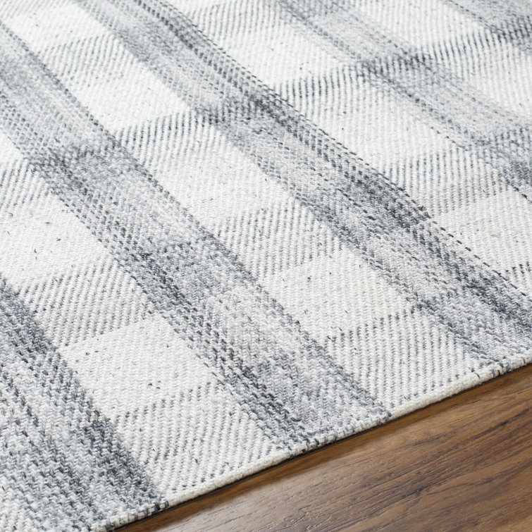 Ash Gray and White Handwoven Wool and Synthetic 5' x 7' Area Rug