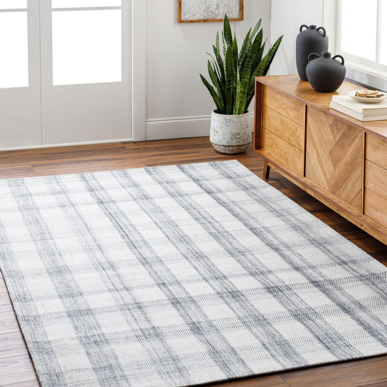 Ash Gray and White Handwoven Wool and Synthetic 5' x 7' Area Rug
