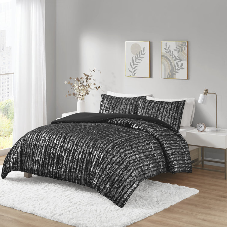 King Black and Silver Reversible Faux Fur Comforter Set