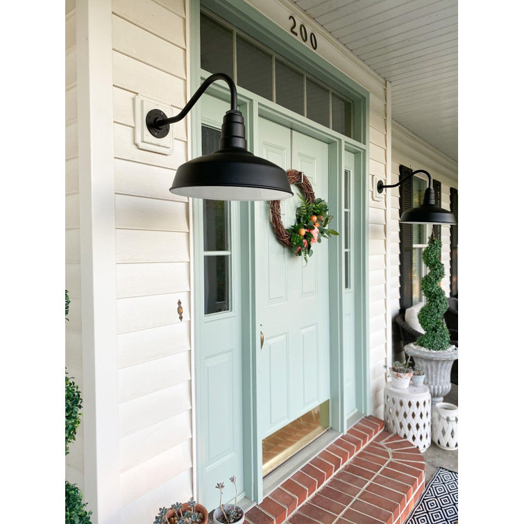 Black Steel Gooseneck Barn Light Fixture