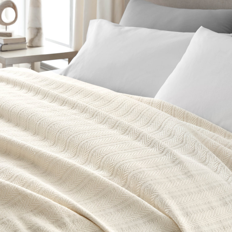 Luxurious Chevron Twin-Size Cotton Blanket in Ecru