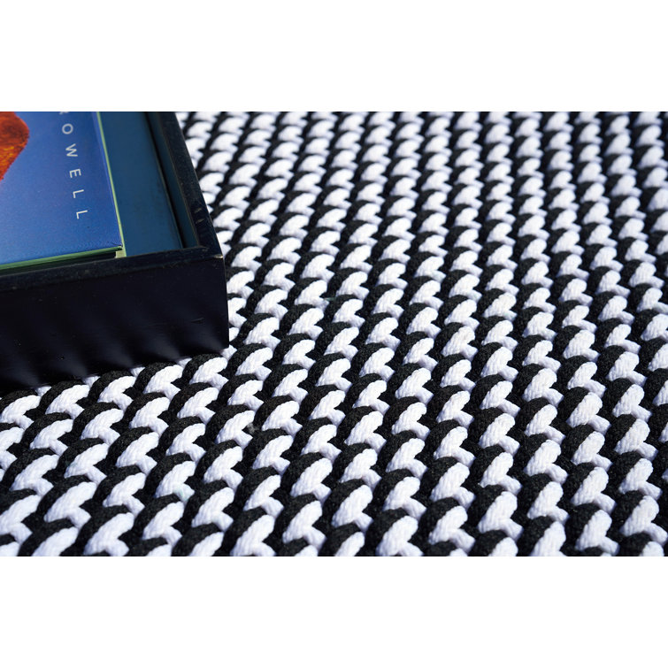 Handmade Rectangular White and Black Synthetic Indoor/Outdoor Rug