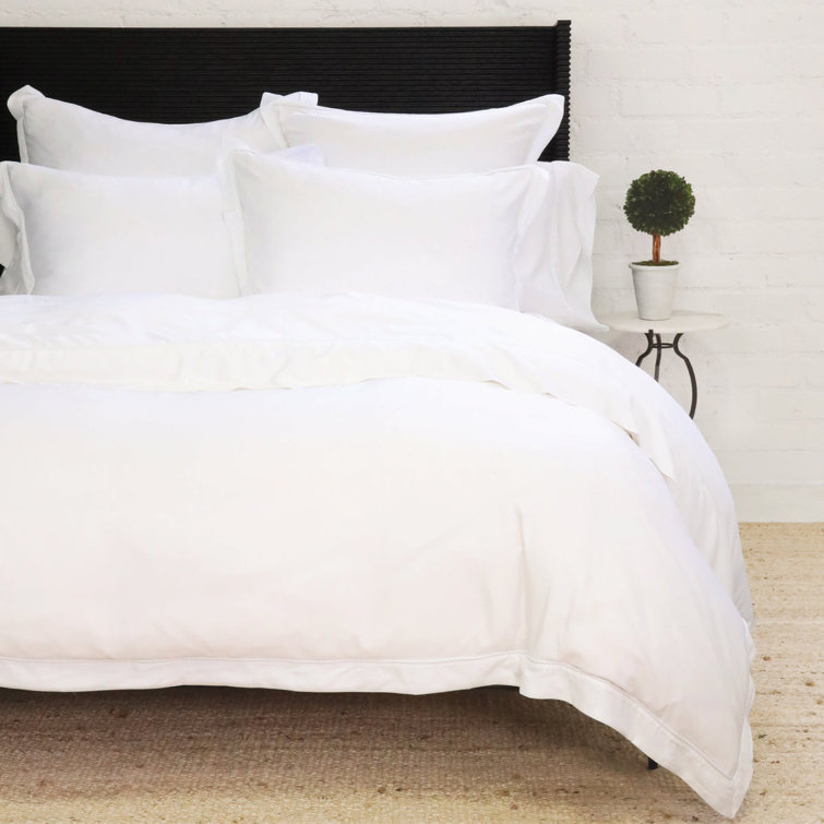 Queen White and Navy Bamboo Sateen Duvet Cover Set