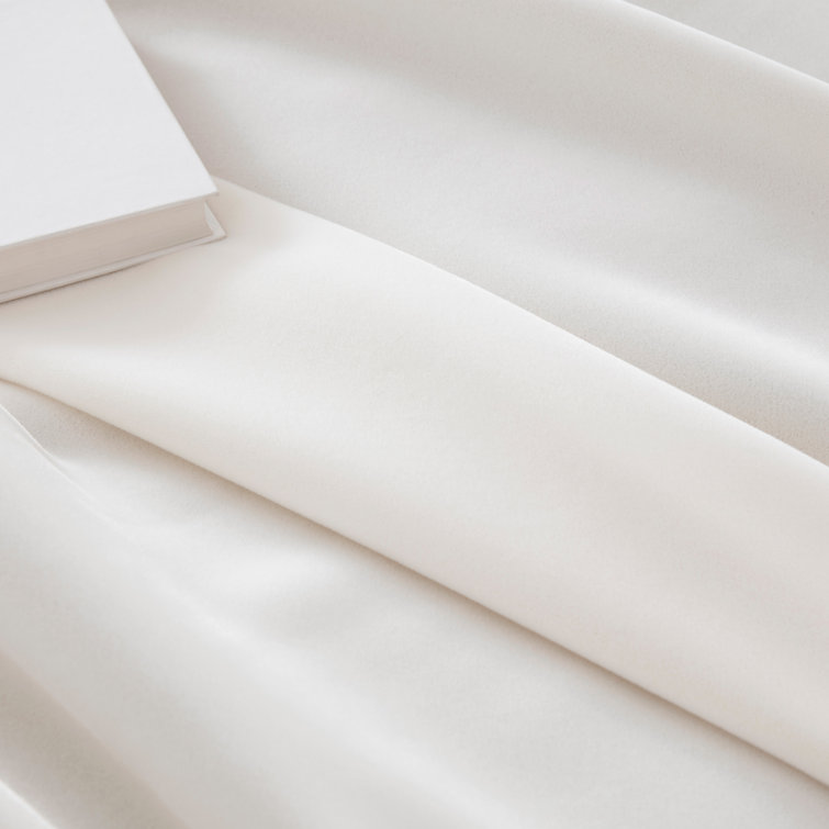 Luxurious King-Sized Ivory Fleece Reversible Blanket