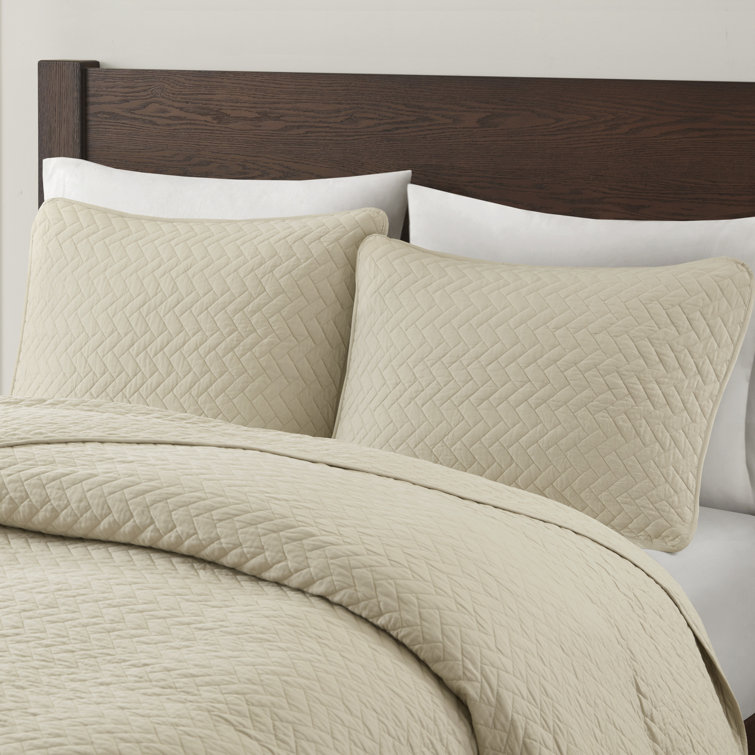 Luxurious Linen Velvet Queen Quilt and Sham Set