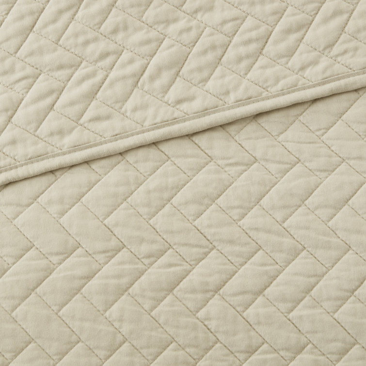 Luxurious Linen Velvet Queen Quilt and Sham Set
