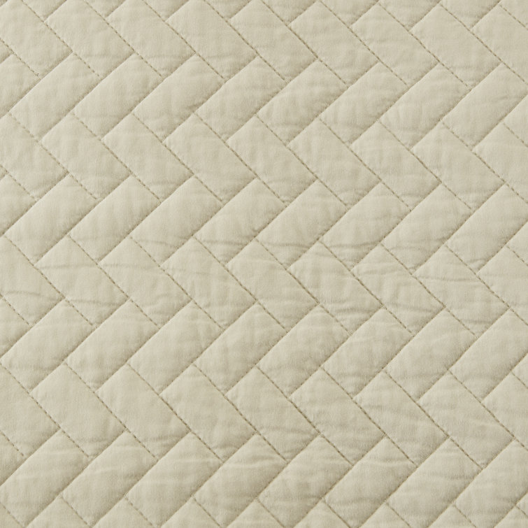 Luxurious Linen Velvet Queen Quilt and Sham Set