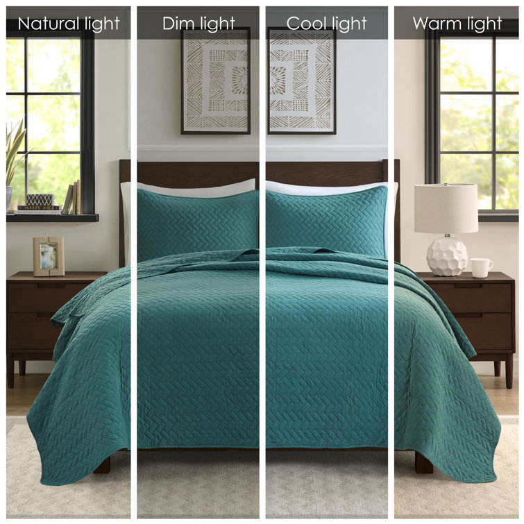 Peacock Velvet King Quilt Set with Cotton Herringbone Pattern