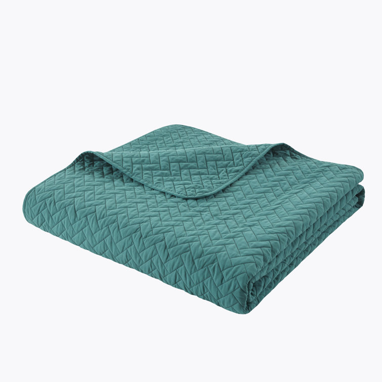 Peacock Velvet King Quilt Set with Cotton Herringbone Pattern