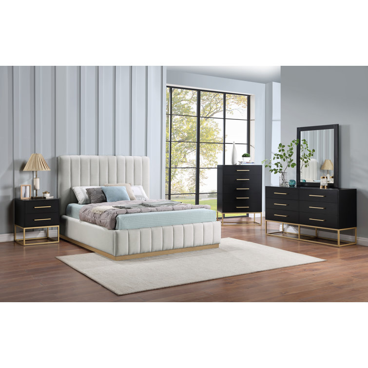 Queen Cream Linen Upholstered Bed with Tufted Headboard