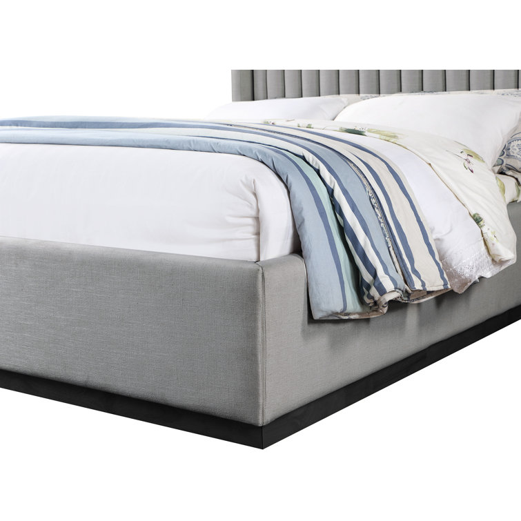 Gray Linen Upholstered Queen Wingback Bed with Tufted Headboard