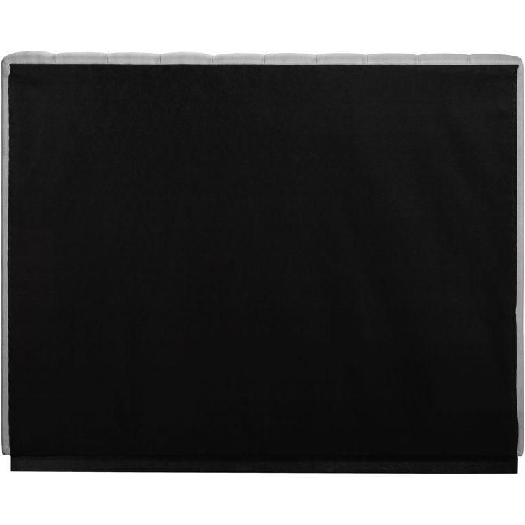 Gray Queen Linen Upholstered Bed with Tufted Headboard