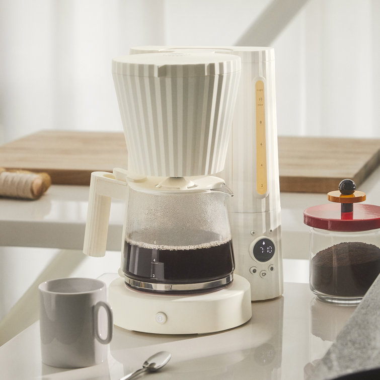 Black Pleated Design Drip Coffee Maker with Glass Carafe