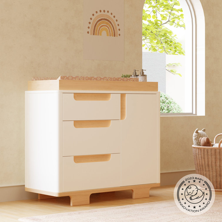 White and Natural Pinewood 3-Drawer Changer Dresser