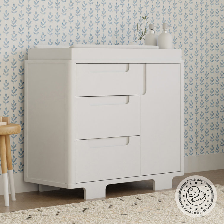 Yuzu Modern White 3-Drawer Dresser with Changing Tray