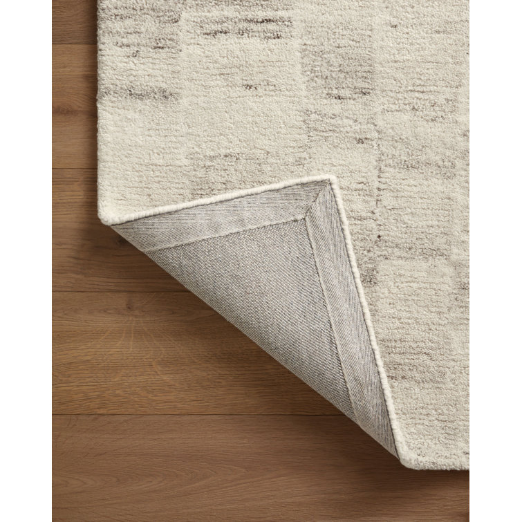 Ivory and Silver Hand-Tufted Wool 5' x 7' Area Rug