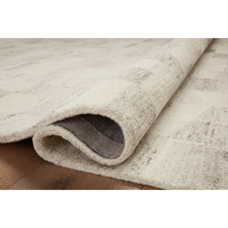 Ivory and Silver Hand-Tufted Wool 5' x 7' Area Rug
