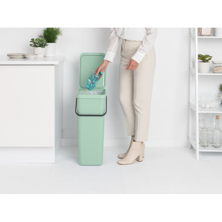 Jade Green Plastic Kitchen Recycling Bin with Removable Lid