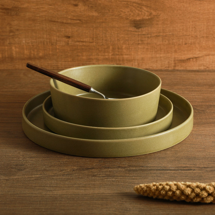 Green Ceramic 16-Piece Dinnerware Set with Embossed Detailing