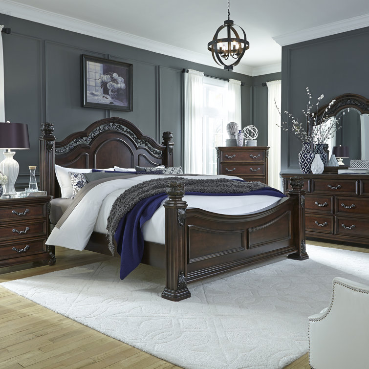 Messina Estates Queen Poster Bed Set with Dresser and Mirror