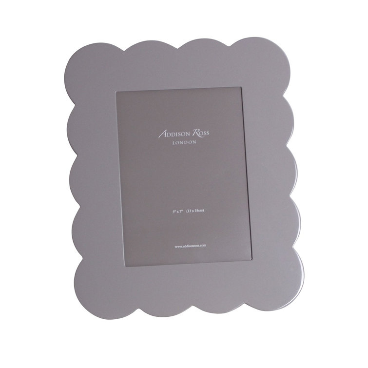 Gray Scalloped Lacquer 5x7 Picture Frame