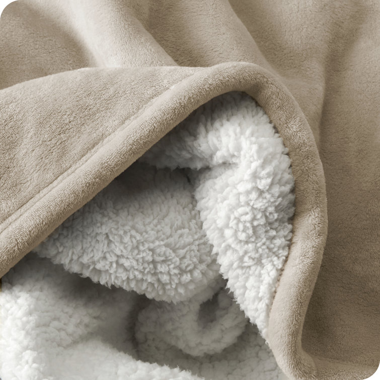 Plush Sherpa Fleece Twin/Twin XL Reversible Blanket in Dark Blue
