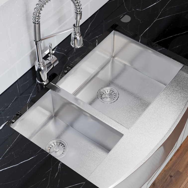 33.5'' Stainless Steel Farmhouse Double Bowl Kitchen Sink