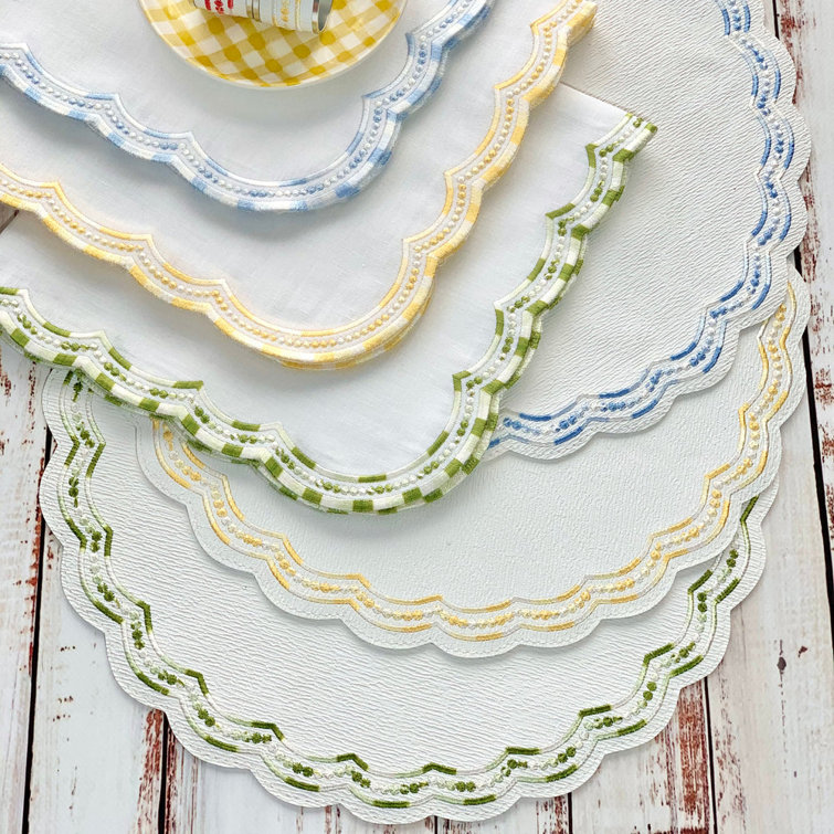 Green and White Scalloped Vinyl Placemat Set