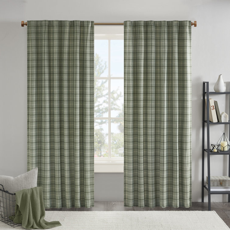 Green Plaid Light-Filtering Polyester Curtain Panel