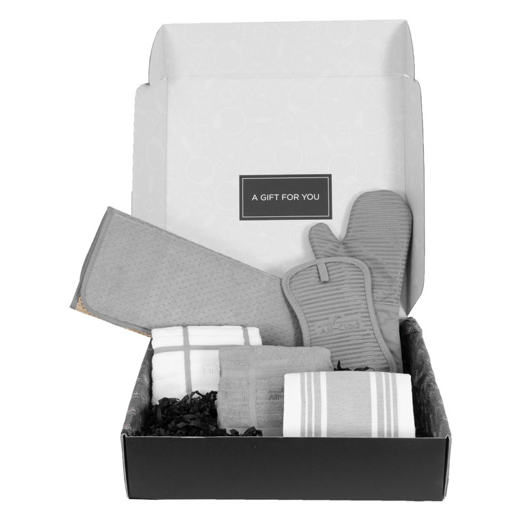 Gray Jacquard Kitchen Gift Set with Mitt and Towels