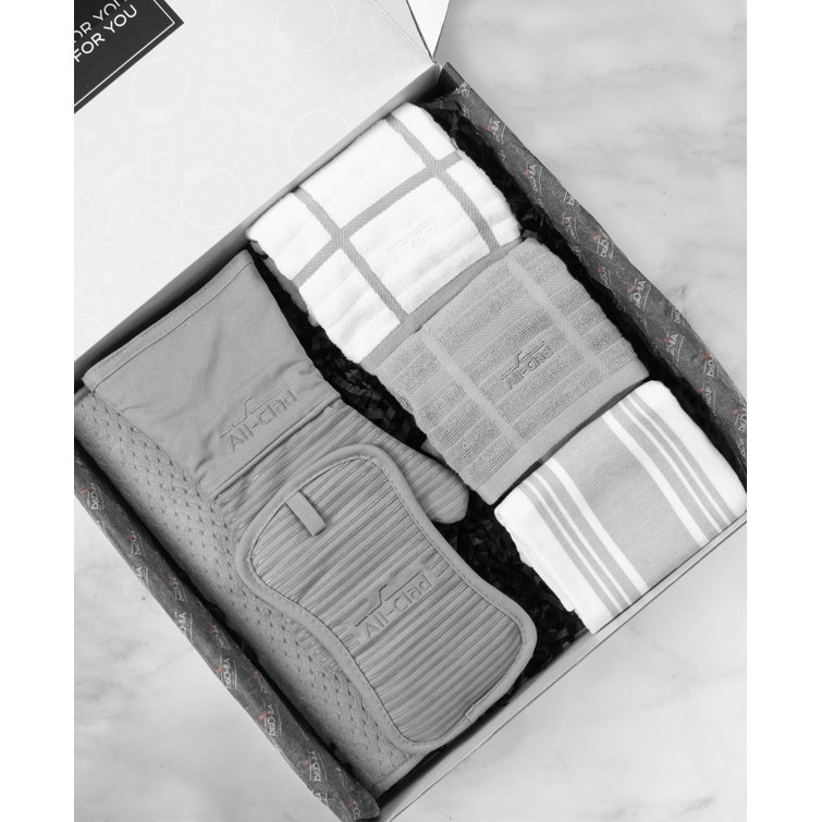 Gray Jacquard Kitchen Gift Set with Mitt and Towels