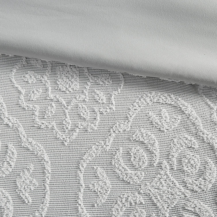 Gray and White Tufted Medallion Full/Queen Duvet Cover Set