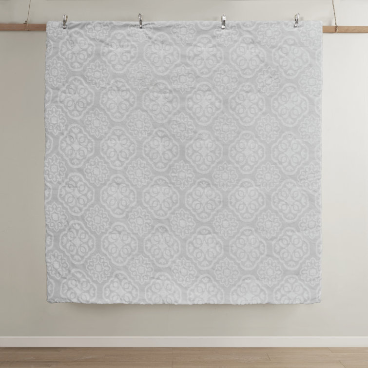 Gray and White Tufted Medallion Full/Queen Duvet Cover Set