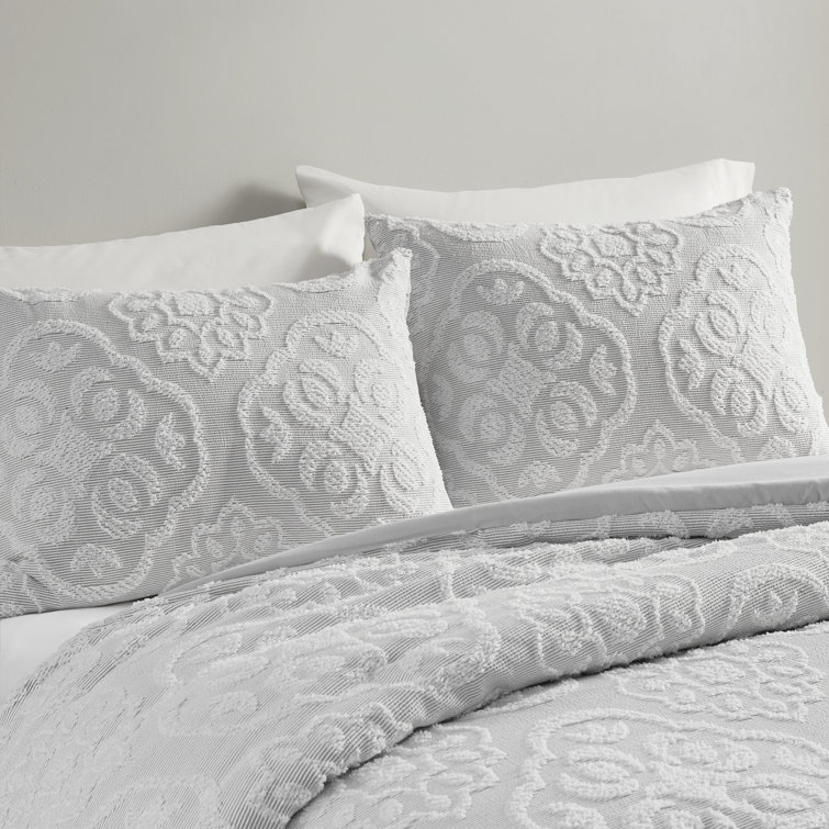 Gray and White Tufted Medallion Full/Queen Duvet Cover Set