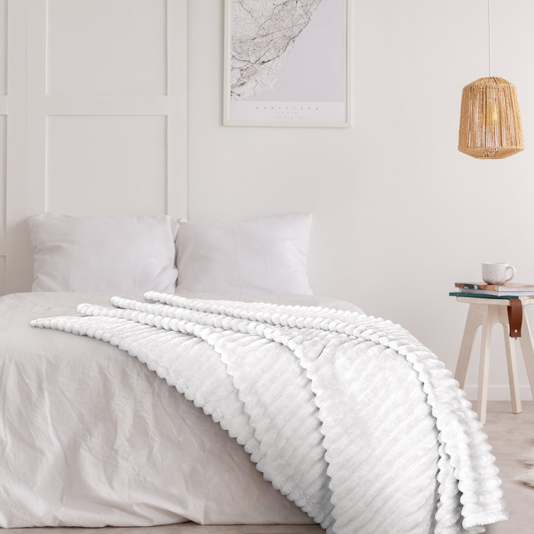 Catalonia Cozy Fleece Throw Blanket, White 50"x60", All-Season Comfort