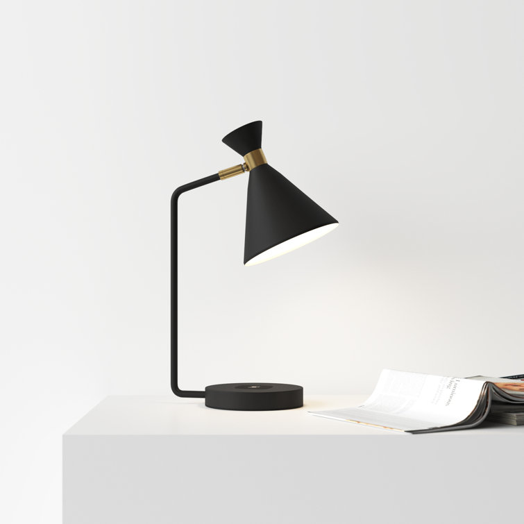 Hammond Metal USB Desk Lamp