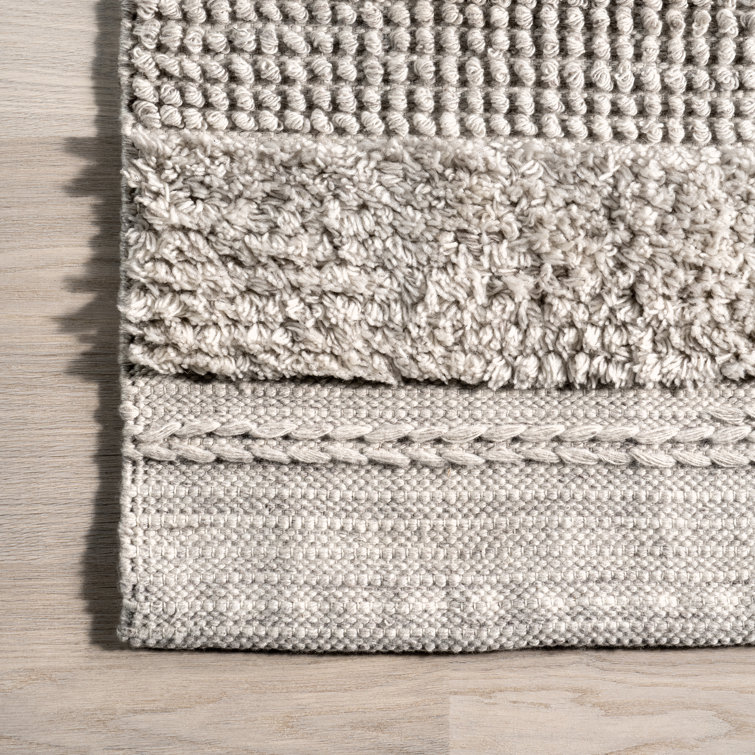 Cream Textured Synthetic 4' x 6' Rectangular Area Rug