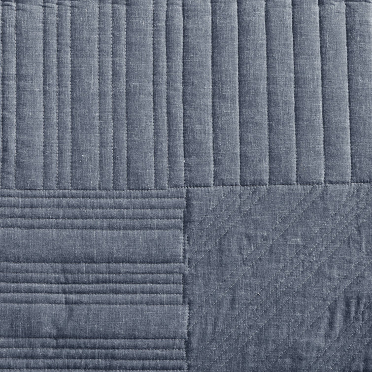 Casual Comfort King Cotton Quilt Set in Washed Denim Blue with Reversible Chrome Gray