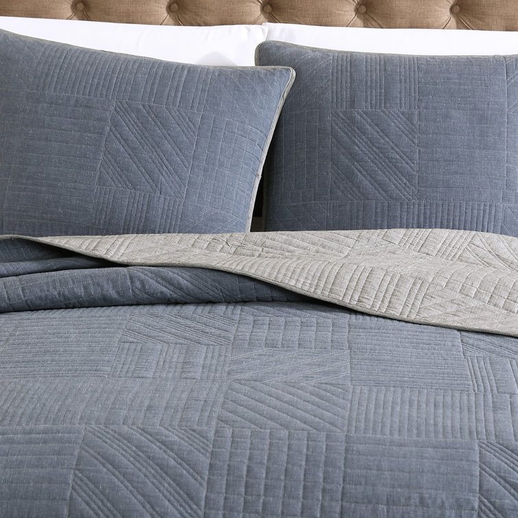 Casual Comfort King Cotton Quilt Set in Washed Denim Blue with Reversible Chrome Gray