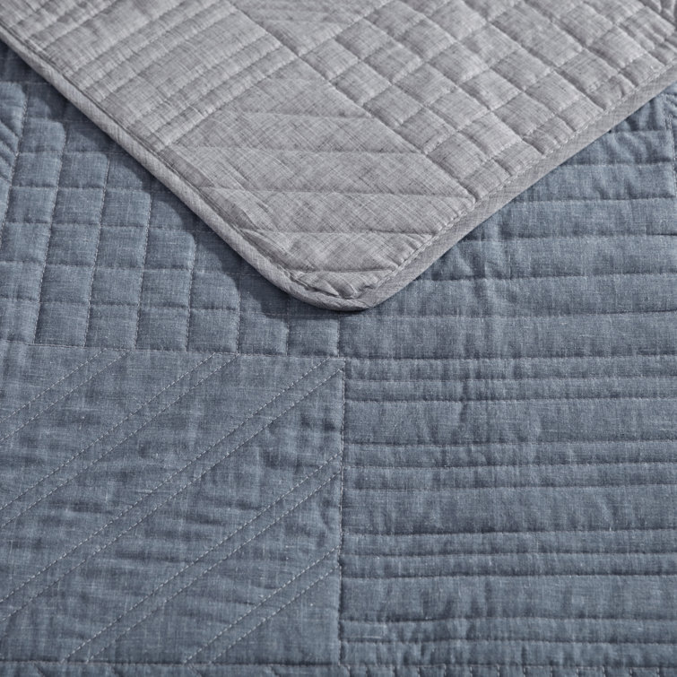 Casual Comfort King Cotton Quilt Set in Washed Denim Blue with Reversible Chrome Gray