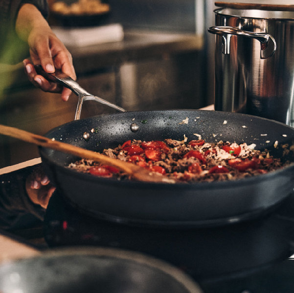 AluPro 12-inch Black Aluminum Nonstick Fry Pan