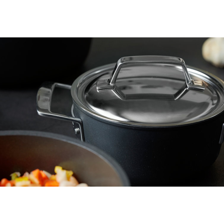 AluPro 4.5-qt Black Aluminum Nonstick Round Dutch Oven
