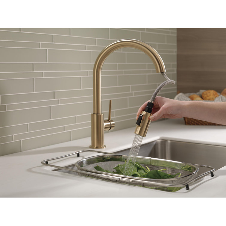 Bronze Modern Pull-Down Kitchen Faucet with Spray