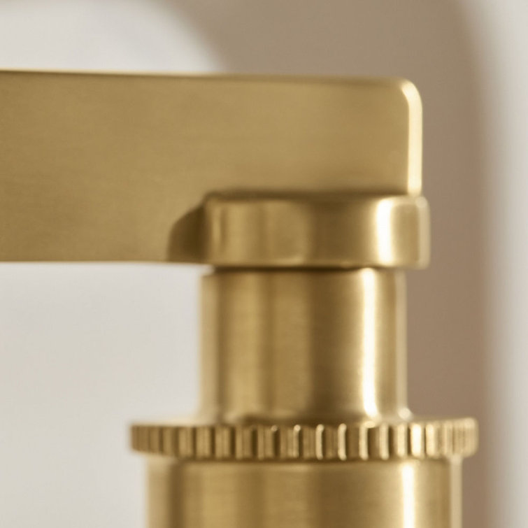 Vibrant Polished Nickel Single-Handle Bathroom Sink Faucet