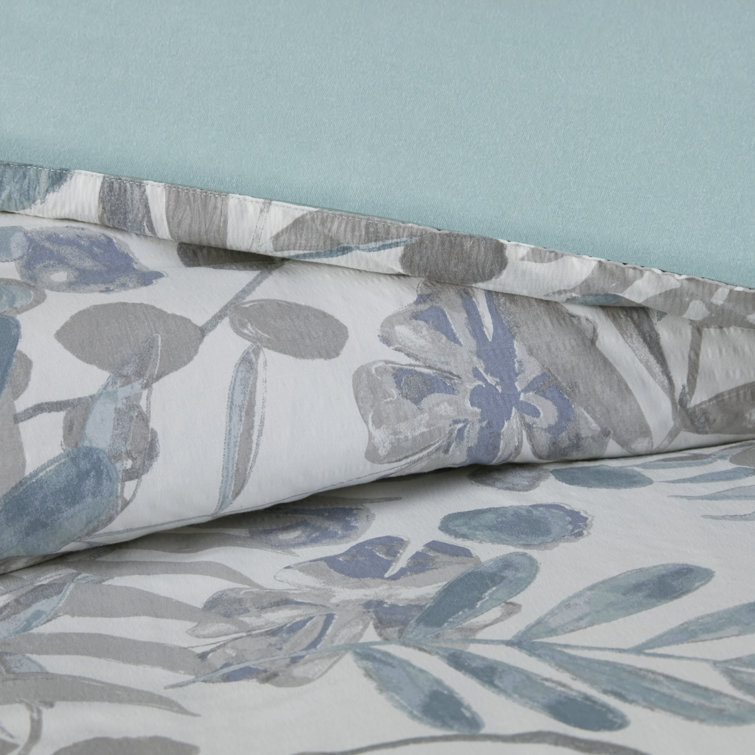Full Blue Microfiber Seersucker Comforter Set with Pillows