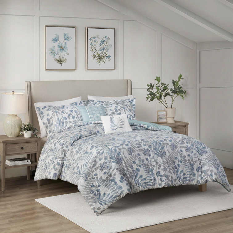 Full Blue Microfiber Seersucker Comforter Set with Pillows