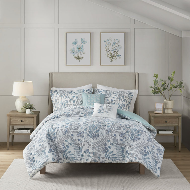 Full Blue Microfiber Seersucker Comforter Set with Pillows