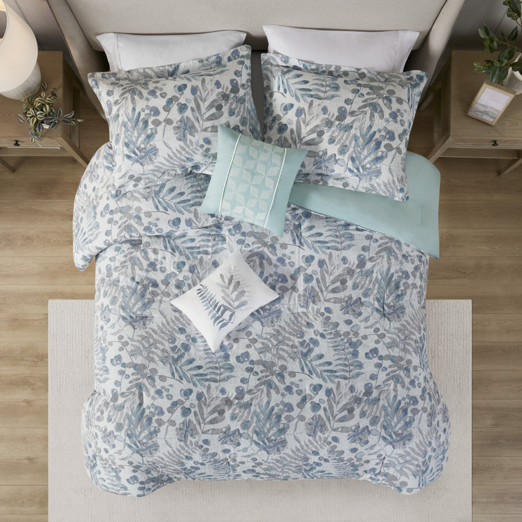 Full Blue Microfiber Seersucker Comforter Set with Pillows