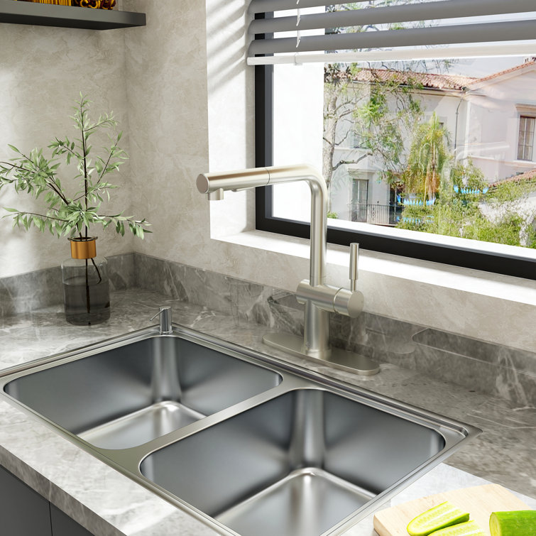 Brushed Nickel Single-Handle Pull-Out Spray Kitchen Faucet